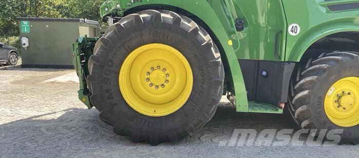 John Deere 8300 Samochodné kosačky