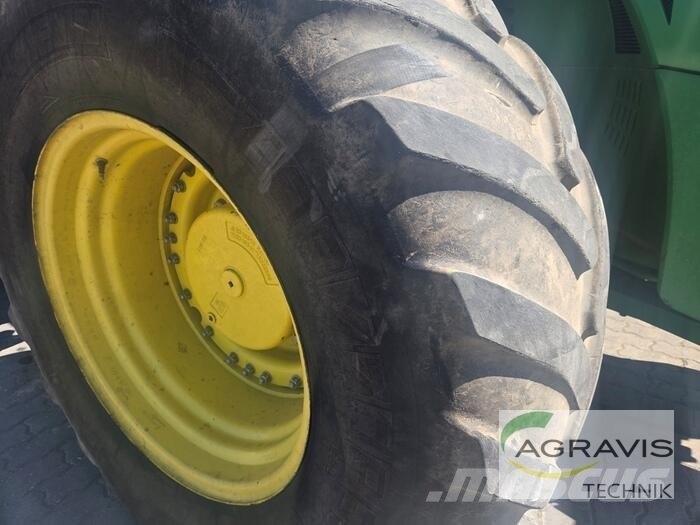 John Deere 8320 R 曳引機