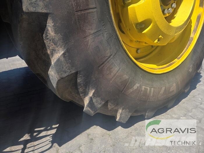 John Deere 8320 R 曳引機