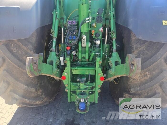 John Deere 8320 R 曳引機
