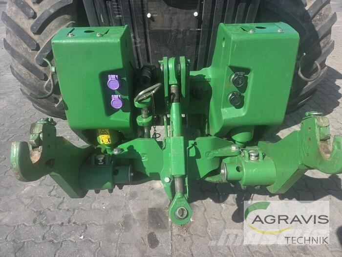 John Deere 8320 R 曳引機