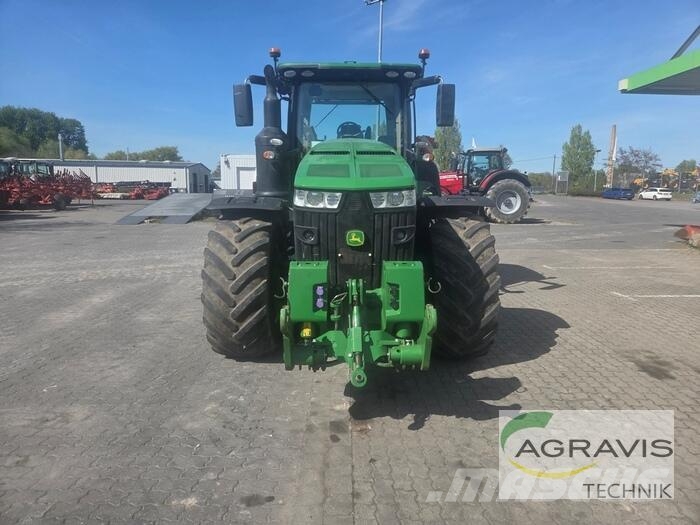 John Deere 8320 R 曳引機