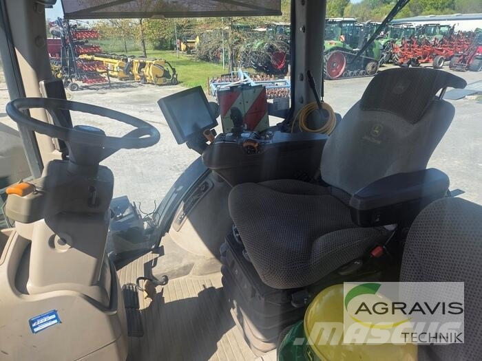 John Deere 8320 R 曳引機