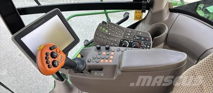 John Deere 8400 Samochodné kosačky