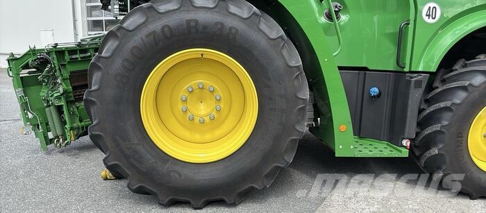 John Deere 8400 Samochodné kosačky