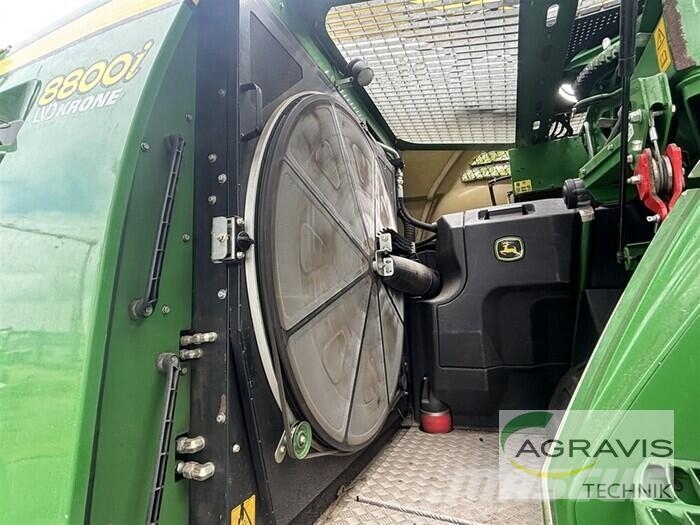 John Deere 8800I Allrad + Kemper 490 Plus + Pickup 639 Trince semoventi