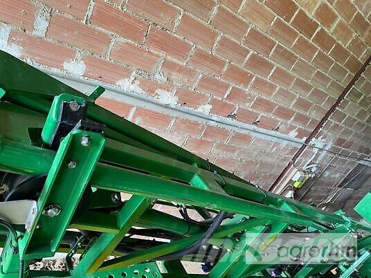 John Deere R732i power spray Pulverizadores arrastrados