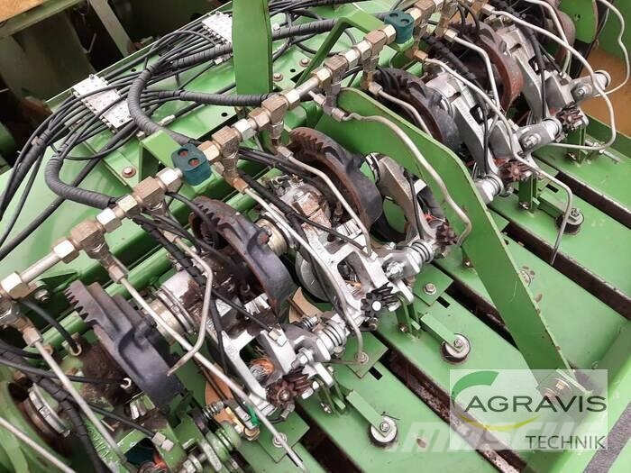 Krone BIG PACK 1270 Kanttipaalaimet