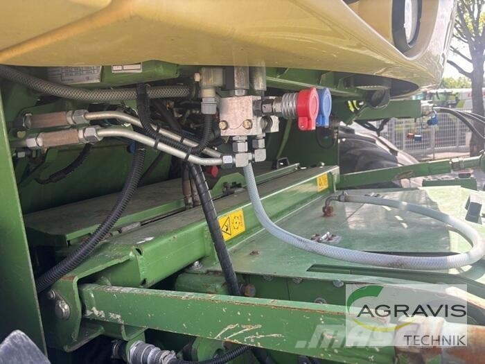 Krone BIG X 700 + Easy Collect 753 + Easy Flow 3001 自走式青贮饲料收割机