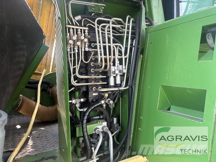 Krone BIG X 700 + Easy Collect 753 + Easy Flow 3001 自走式青贮饲料收割机