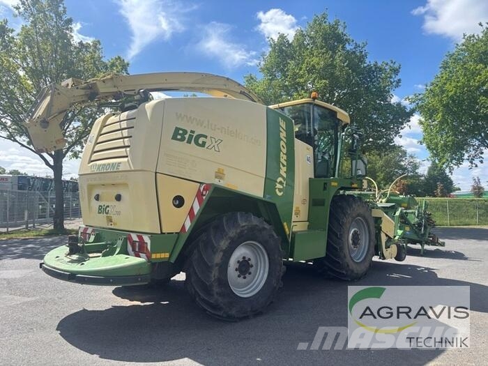 Krone BIG X 700 + Easy Collect 753 + Easy Flow 3001 自走式青贮饲料收割机