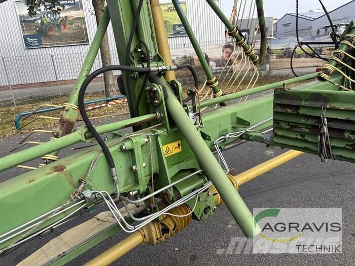 Krone SWADRO 810 Граблі і сінозворушувачі