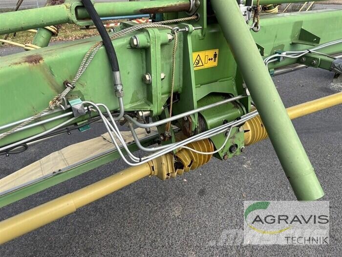 Krone SWADRO 810 Граблі і сінозворушувачі