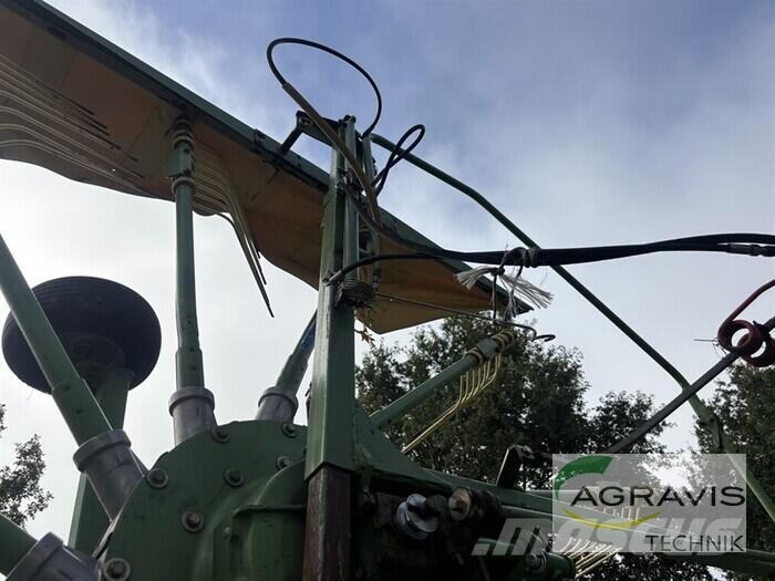 Krone SWADRO 810 Граблі і сінозворушувачі