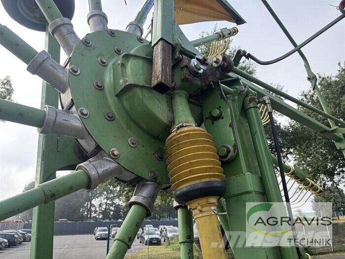 Krone SWADRO 810 Граблі і сінозворушувачі