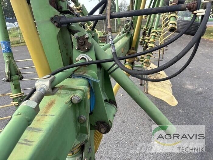 Krone SWADRO 810 Граблі і сінозворушувачі
