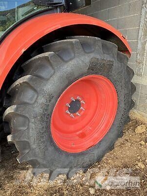 Kubota M7131 premium kvt الجرارات