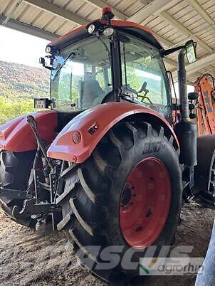 Kubota M7131 premium kvt الجرارات