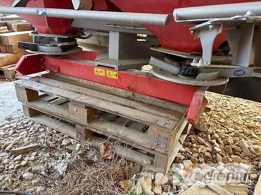 Kuhn AXIS 40.1W Semoir à engrais