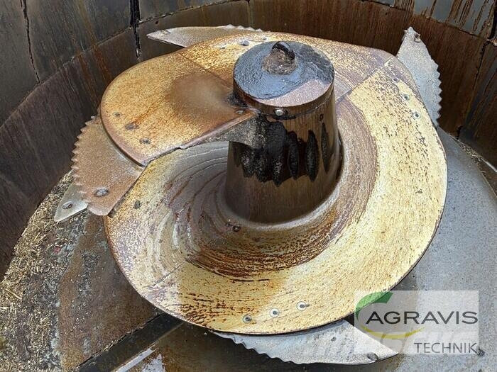 Kuhn EUV 180 ミキサーフィーダー