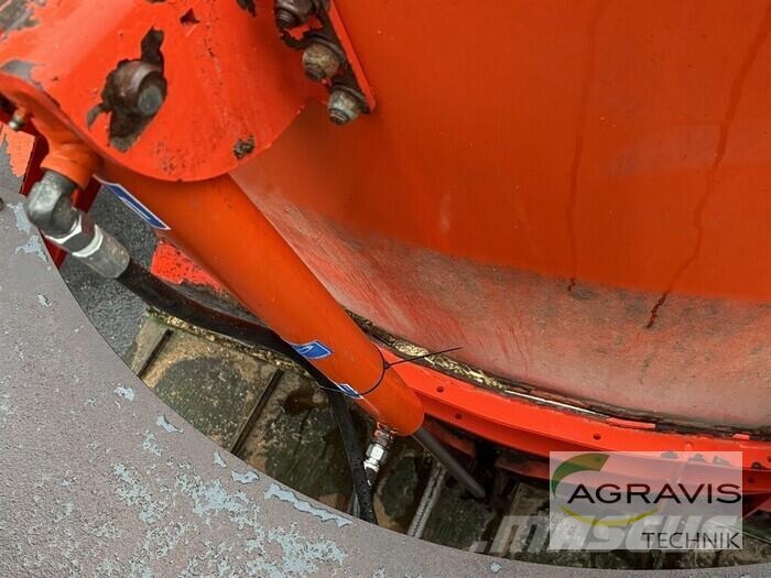 Kuhn EUV 180 ミキサーフィーダー