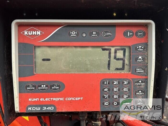 Kuhn EUV 180 ミキサーフィーダー