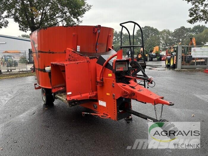 Kuhn EUV 180 ミキサーフィーダー