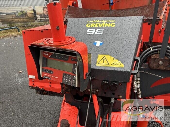 Kuhn EUV 180 ミキサーフィーダー