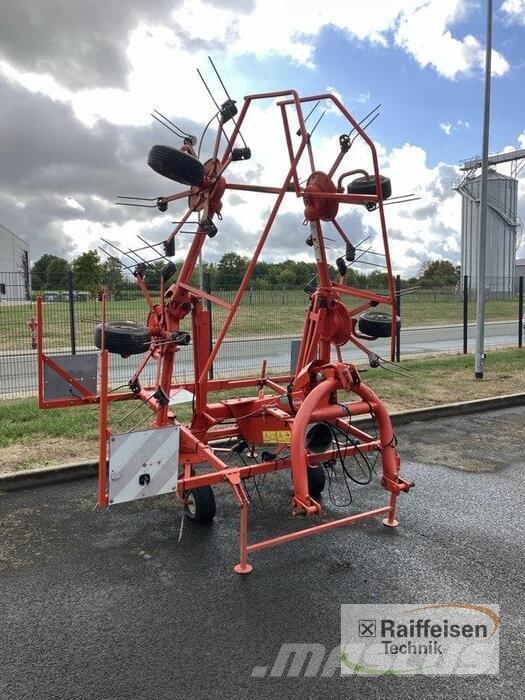 Kuhn GF642 Raker og høyvendere