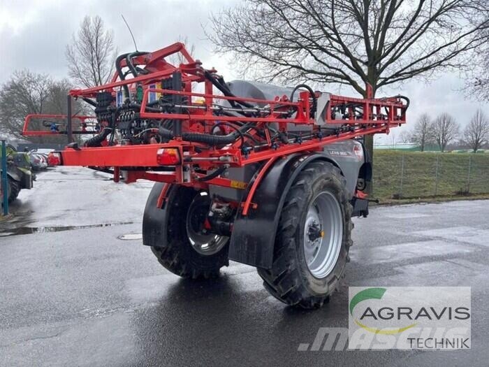 Kuhn LEXIS 3800 Trailed sprayers