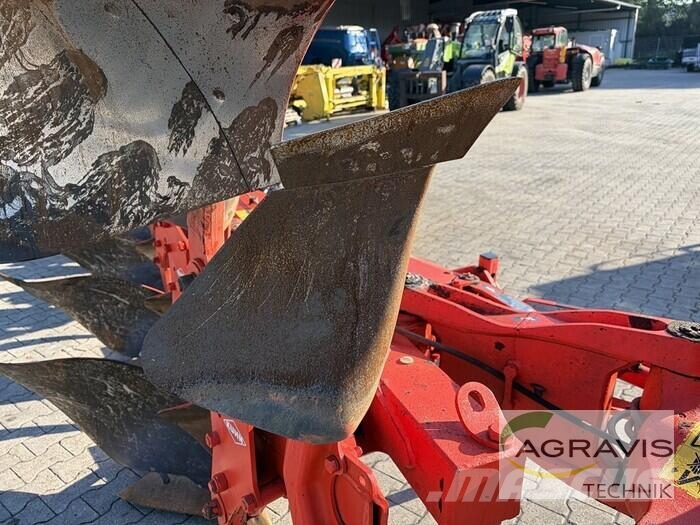 Kuhn VARI-MASTER 152 Dvojstranné pluhy