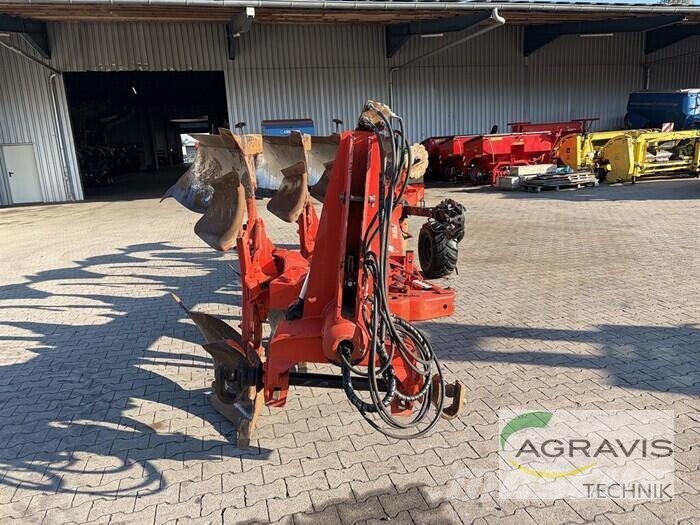 Kuhn VARI-MASTER 152 Dvojstranné pluhy