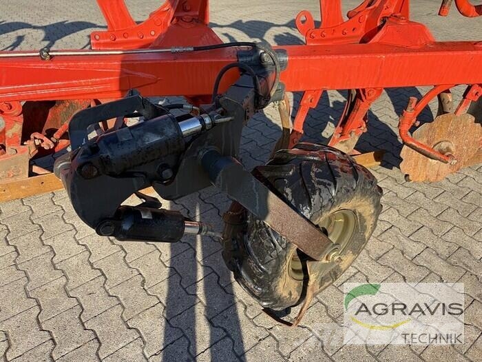 Kuhn VARI-MASTER 152 Dvojstranné pluhy