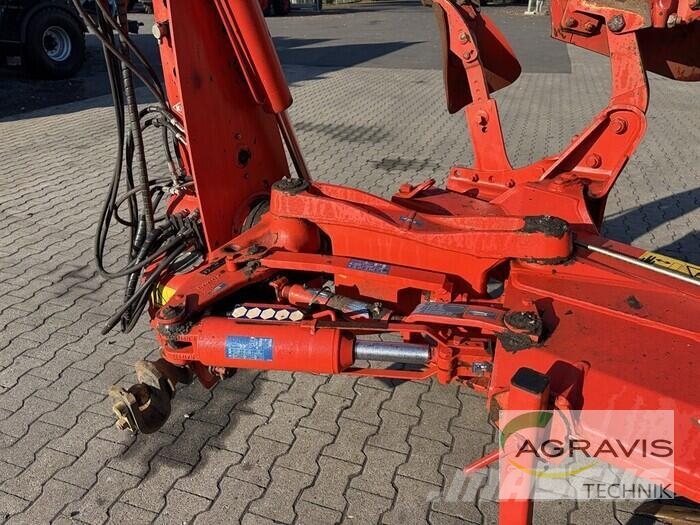 Kuhn VARI-MASTER 152 Dvojstranné pluhy