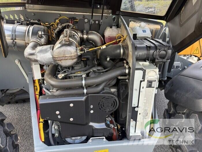 Liebherr T32-7 inkl. Schaufel + Gabel Manipuladores telescópicos agrícolas