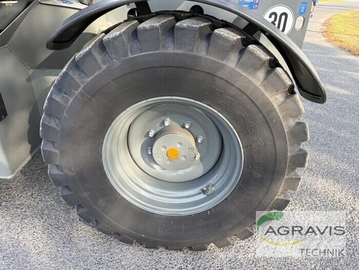 Liebherr T32-7 inkl. Schaufel + Gabel Manipuladores telescópicos agrícolas