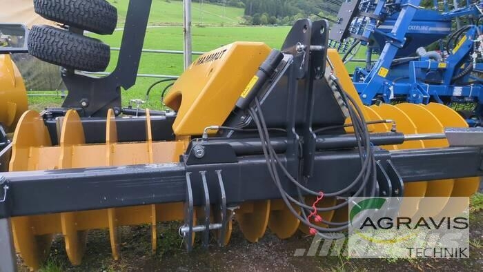 Mammut KIPPER SILAGEWALZE SILO KOMPAKT SK 300 H Drugi strojevi za stoku i dodatna oprema