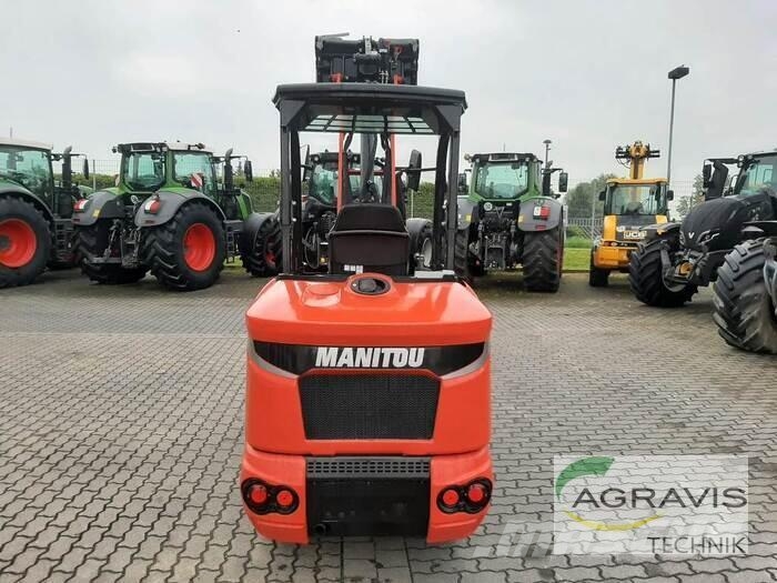 Manitou MLA 3-25 H لوادر بعجل