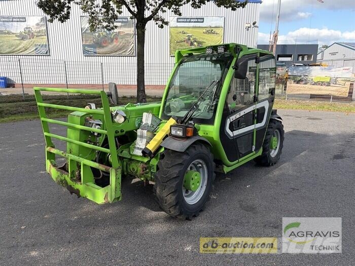 Merlo P 27.6 農業用伸縮臂裝載機