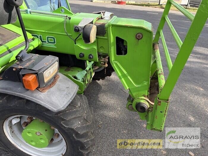 Merlo P 27.6 農業用伸縮臂裝載機