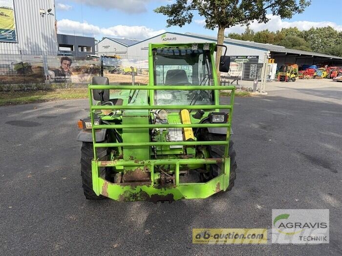 Merlo P 27.6 農業用伸縮臂裝載機