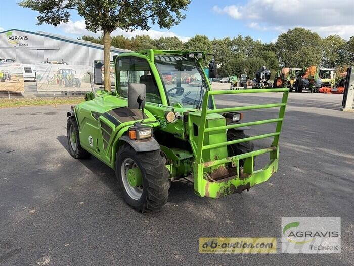 Merlo P 27.6 農業用伸縮臂裝載機