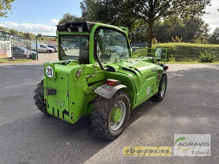 Merlo P 27.6 農業用伸縮臂裝載機