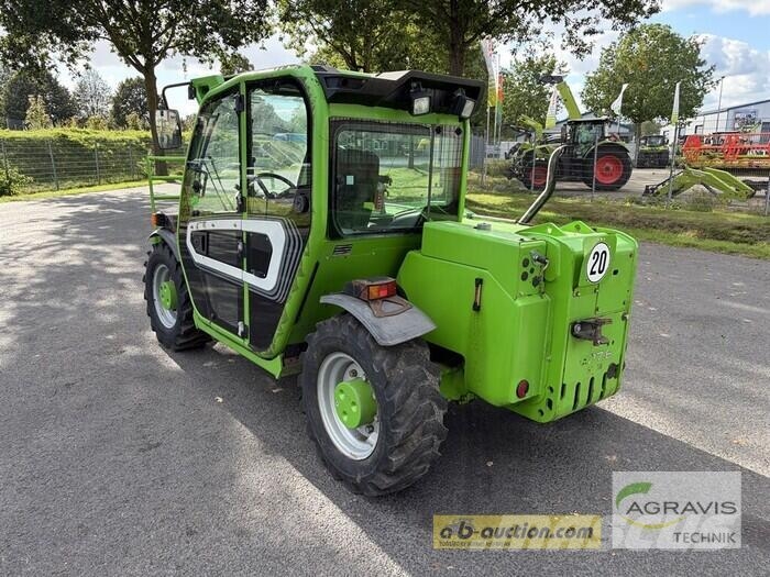 Merlo P 27.6 農業用伸縮臂裝載機