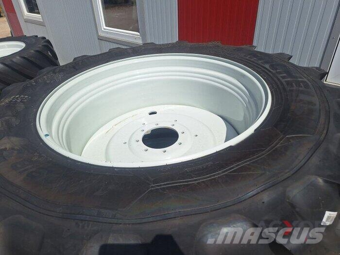 Michelin 710/60R42+600/60R30 Michelin AXEOBIB Opony, koła i felgi