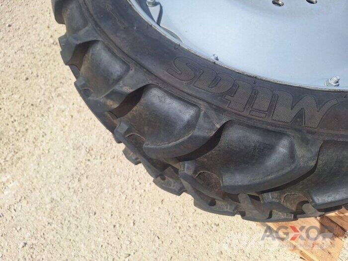 Mitas 300/95R46+270/80R36 Ruedas