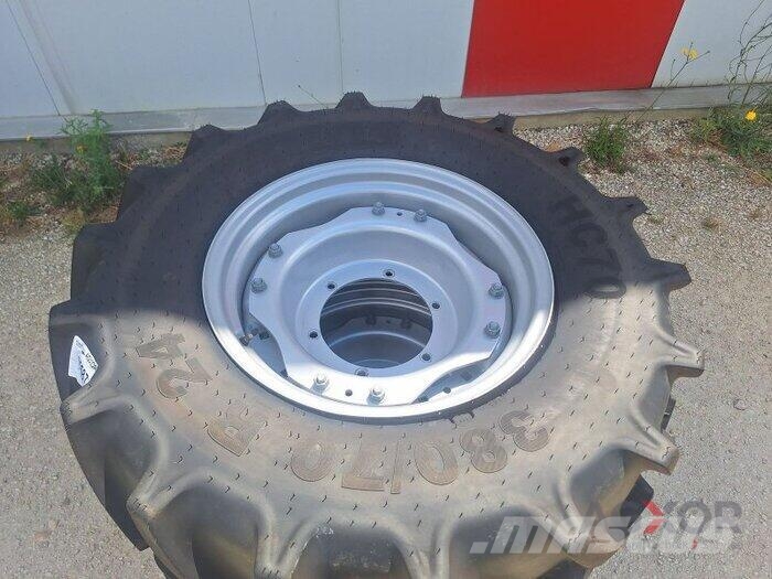 Mitas 480/70R34+380/70R24 Ruedas