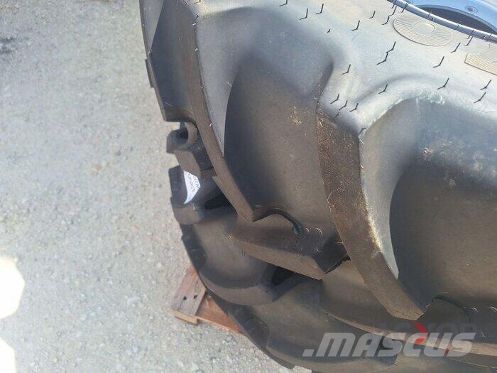 Mitas 480/70R34+380/70R24 Ruedas