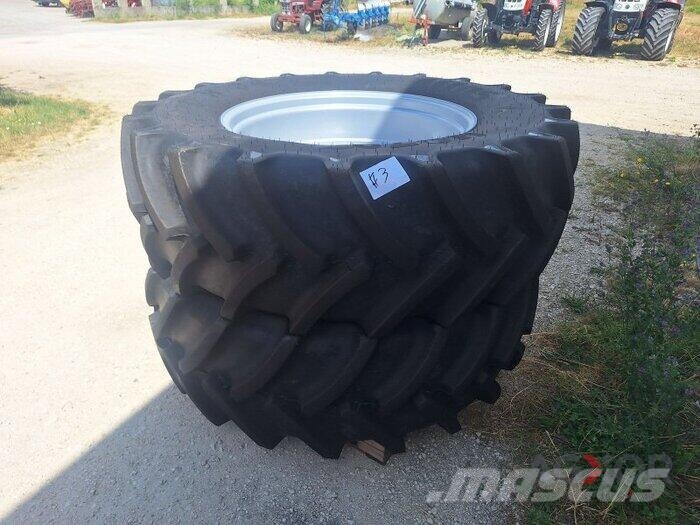 Mitas 480/70R34+380/70R24 Ruedas