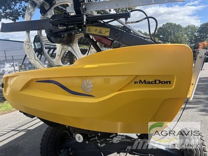 New Holland CR 9.90 RAUPE + MAC DON FD 241 Mietitrebbiatrici